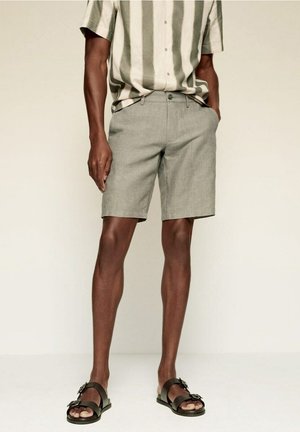 Shorts - khaki