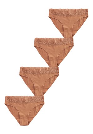 Štyri bikiny nohavičky svetlohnedej farby s čipkovým lemom, usporiadané diagonálne na bielom pozadí.