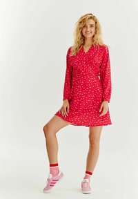 NAOKO STRAWBERRY czerwony