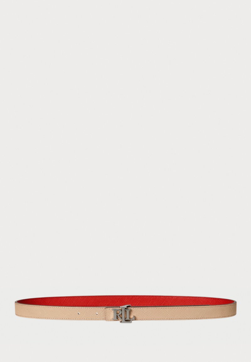 Beiger Leder-Gürtel mit strukturiertem Oberflächen, rotem Innenfutter und einer metallischen "RL"-Logo-Schnalle. Schlankes und flaches Design.