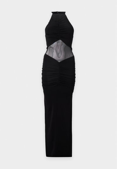 Robe noire sans manches avec col montant, tissu froncé et panneau en mesh transparent révélant le ventre, s’étendant jusqu’aux chevilles.