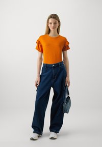 Selected Femme SLFRYLIE FLORENCE TEE  - Marškinėliai su spaudiniu - autumn maple