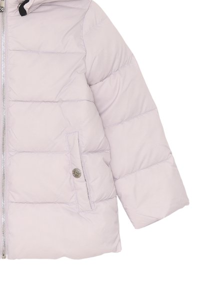 Giacca a vento di un leggero viola con cappuccio, dotata di chiusura a zip, design a pannelli cuciti e una tasca sul petto con bottone in metallo.