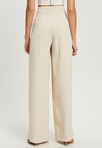 CALLI RENILA - Pantaloni - ecru
