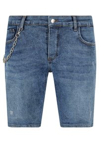 Shorts en denim de couleur bleu moyen, avec un design classique à cinq poches, un bouton en métal et un détail en chaîne argentée sur le côté.