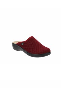 Scarpa slip-on in rete rossa con punta arrotondata e suola in gomma nera. Presenta una parte superiore testurizzata per traspirabilità e una soletta imbottita.