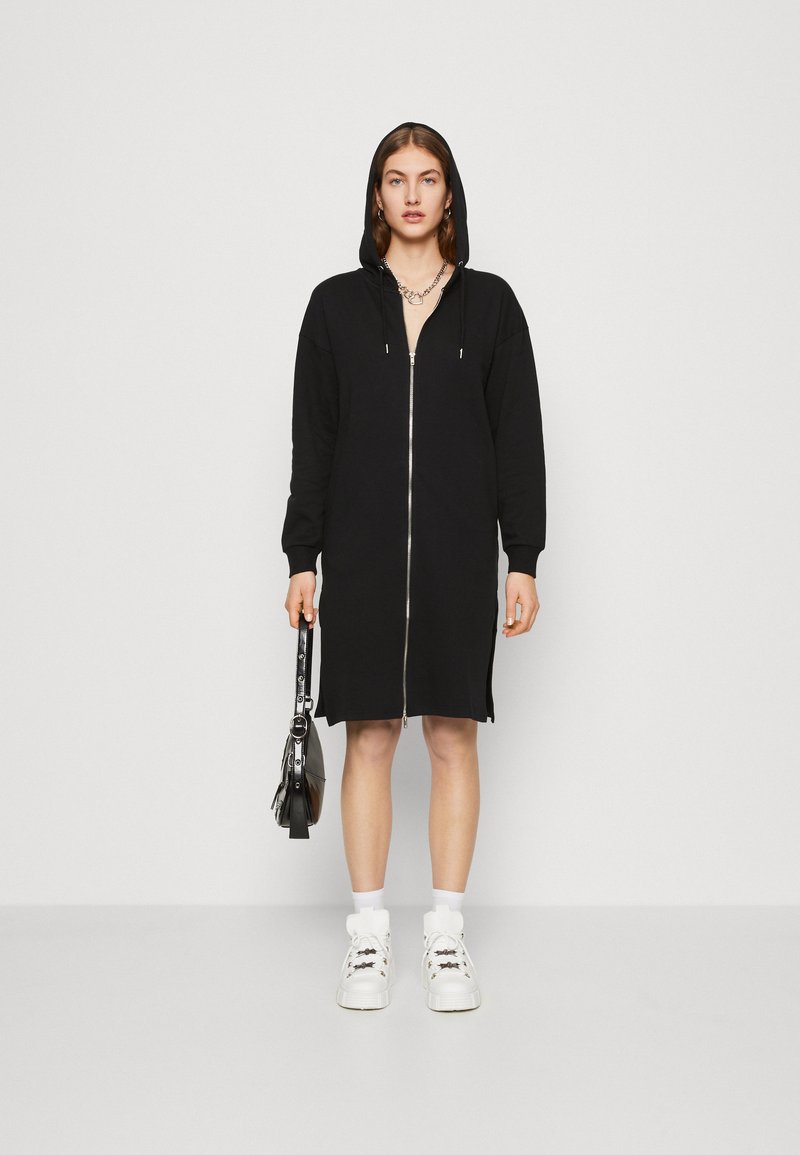 long black hoodie zip up