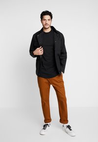 Pier One - Jednoduché tričko - black - 1