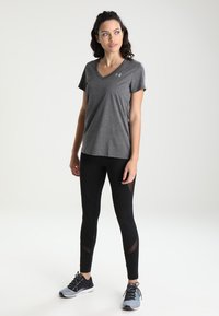 Under Armour TECH SOLID - T-Shirt basic - grey