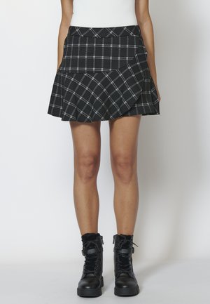 Shorts - black