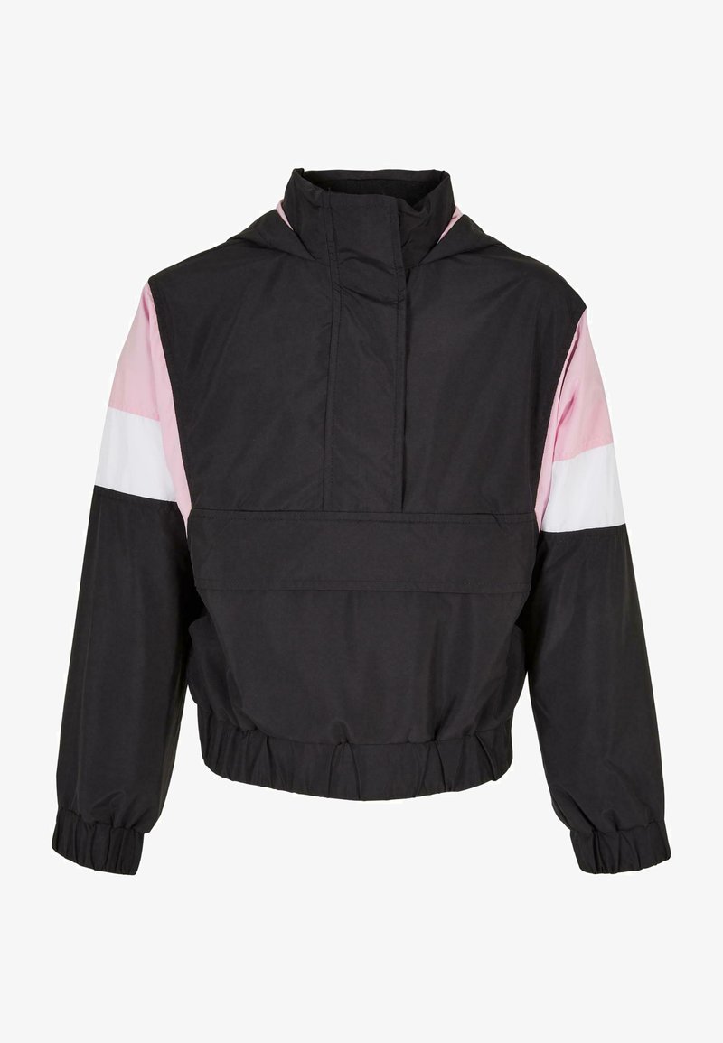 Črna, skrajšana jakna z rožnatimi in belimi trakovi na ramenih. Ima visok ovratnik in elastične manšete za prilegajoč videz. Gladek, lahek material.