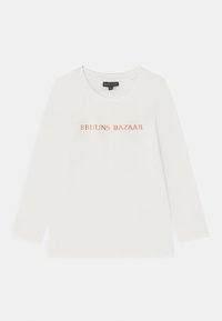 Camiseta de manga longa branca com a impressão "BRUUNS BAZAAR" em laranja. Textura suave, decote redondo e bordas em forma de concha nas mangas.
