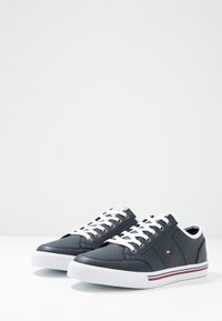 Tommy Hilfiger Sneakers - blue