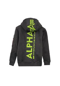 Sudadera con capucha negra con una gran impresión verde "ALPHA INDUSTRIES" en la parte posterior, que cuenta con un bolsillo en la manga y puños acanalados.
