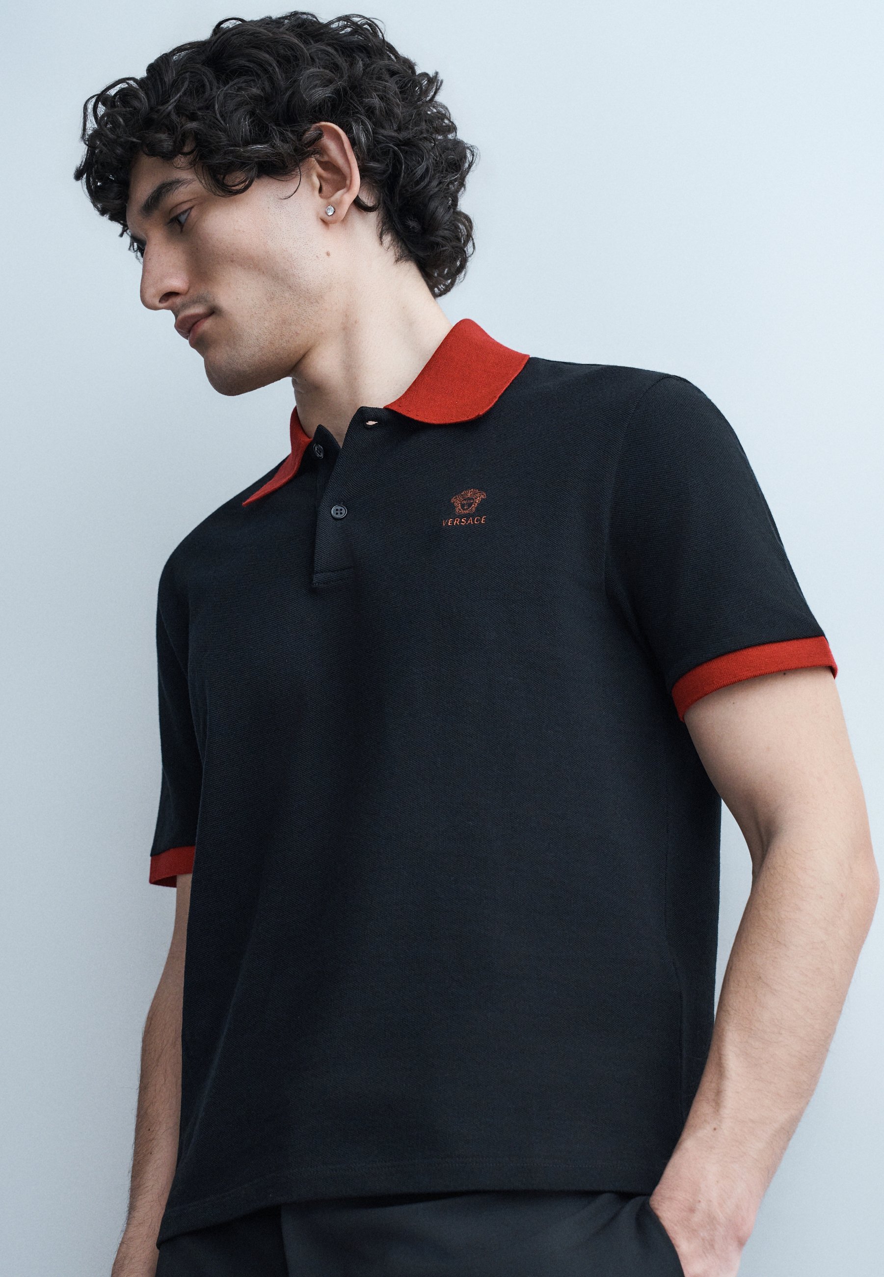 Versace LOGO AND MEDUSA EMBROIDERY - Polo shirt - black/lipstick