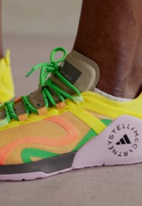 adidas by Stella McCartney DROPSET - Tenisice za trening - hazy orange/true pink/bright yellow