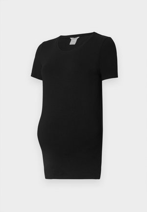 Camiseta de maternidade preta de mangas curtas com decote redondo, feita em tecido elástico macio para acomodar a barriga em crescimento, com uma textura suave.