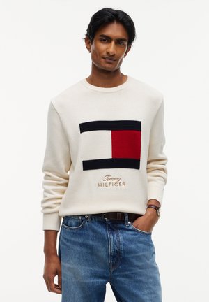 Tommy Hilfiger, INTARSIA FLAG CREW NECK JUMPER - Пуловер - ivory petal