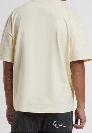 T-paita - sand