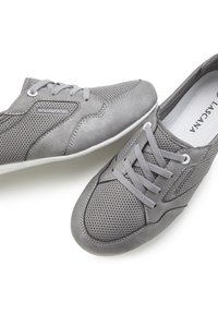 LASCANA Trainers - hellgrau