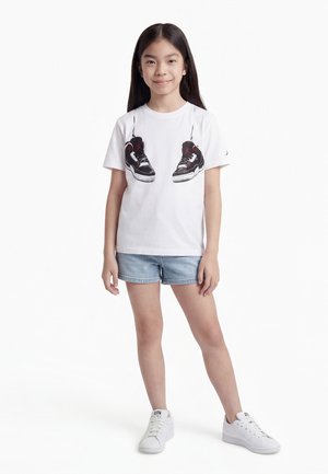 Jordan SHOE STRINGS UNISEX - Camiseta estampada - white