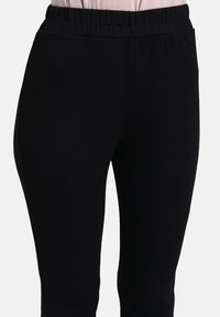 Modanisa Pantalon classique - black