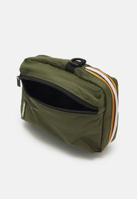 K-Way BARBITON UNISEX - Torba čez telo - green cypress