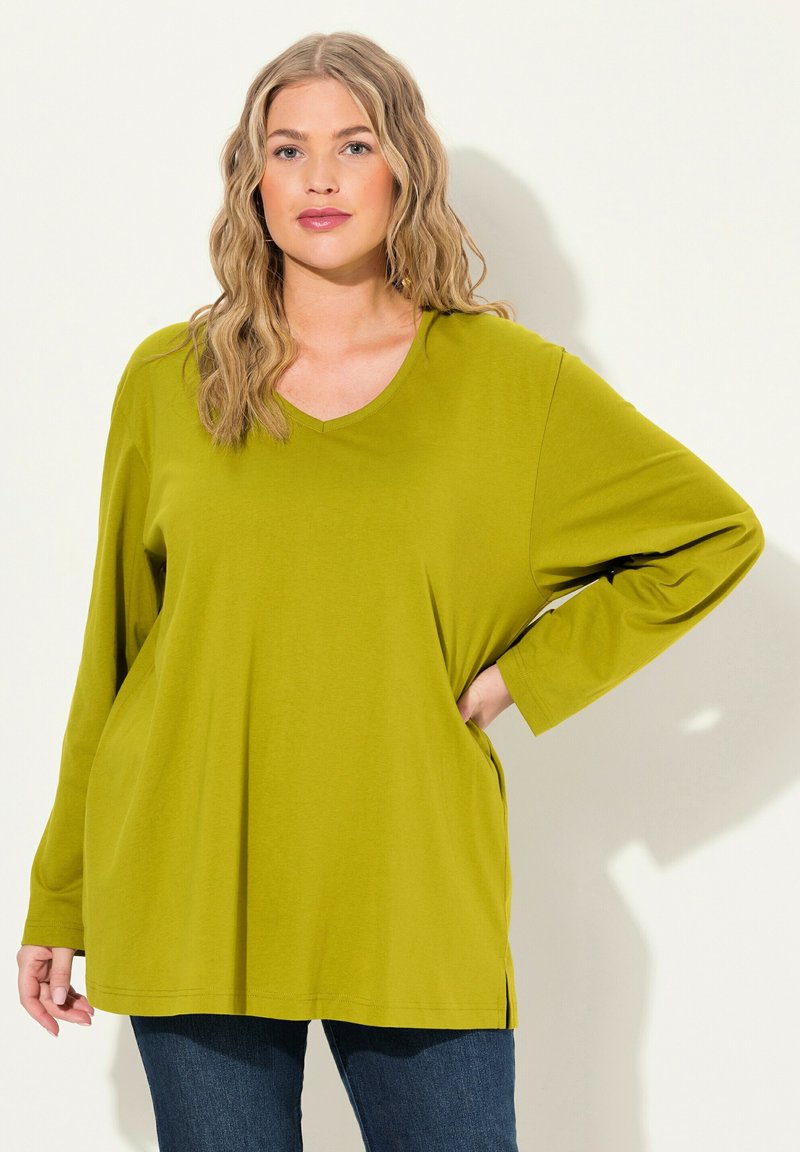 Ulla Popken GROSSE GRÖSSEN BASIC-V LANGARM  - Longsleeve - olive