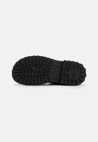 Buffalo PLUTO CHELSEA - Botine cu platformă - black