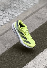adidas Performance - ADIZERO SL2 - Road running shoes - lucid lemon   core black   cloud white Thumbnail Image 1