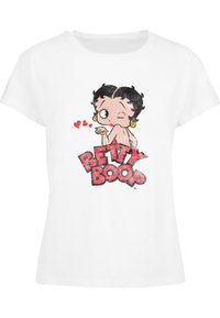 Valge lühikeste varrukatega t-särk, millel on Betty Boopi graafika, mille seas on punased südamed ja nimi "BETTY BOOP" julge, tekstuuriga musta ja punase kirjaga.