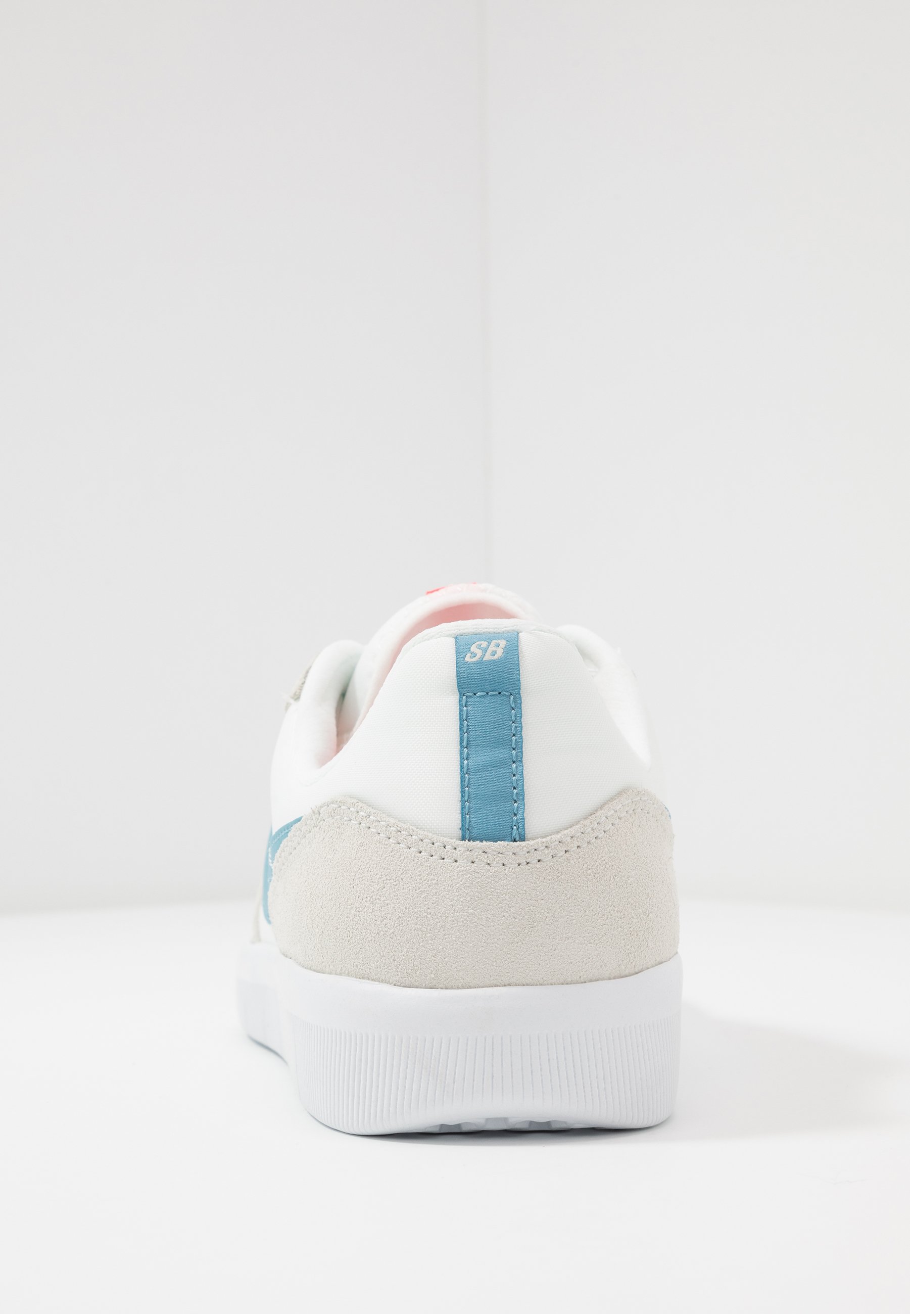 Nike SB TEAM CLASSIC Chaussures de skate summit white Nike SB TEAM CLASSIC Chaussures de skate summit white