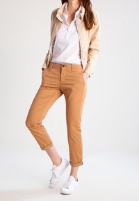 Bench Tunn jacka - beige