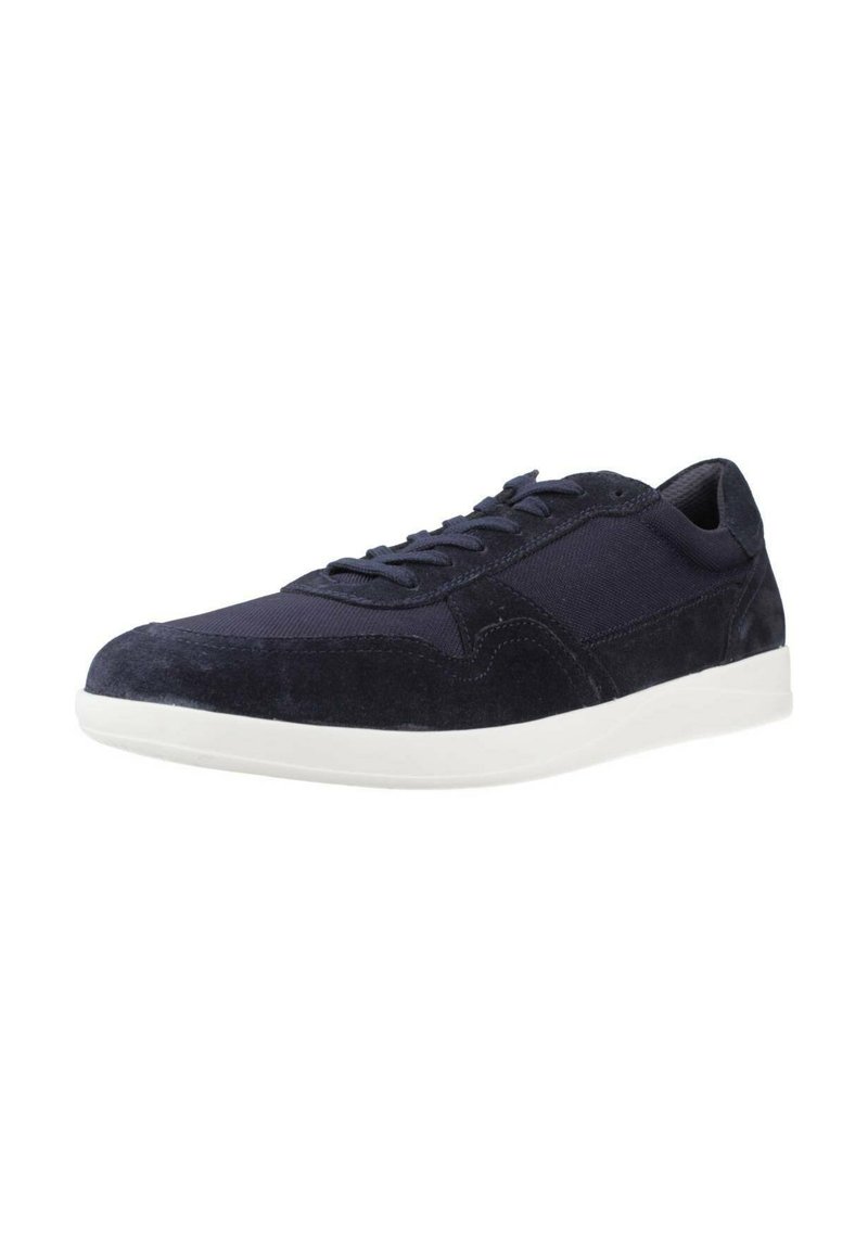 Zapatillas de ante azul marino con una textura suave, suela de goma blanca y diseño de cordones. Presenta una forma aerodinámica y detalles cosidos.