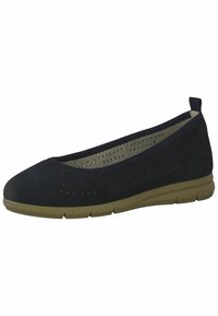 Zapato plano azul marino con parte superior perforada, material de ante, suela de goma beige, punta redondeada y tirador en la parte trasera para facilitar el uso.