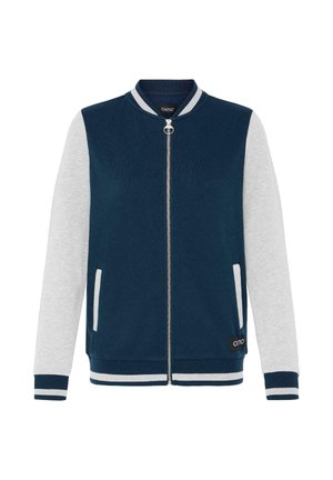 Jūras zilās un pelēkās krāsas bomberija ar priekšējo rāvējslēdzēju, ribinātu apkakli un aprocēm, divām sānu kabatām un logo birku apakšējā malā.