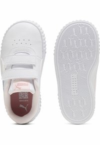 Weiße Sneaker aus synthetischem Material mit zwei Klettverschlüssen, abgerundeter Zehenpartie, strukturierter Sohle und rosa Akzenten im Inneren. Abriebfeste Laufsohle.