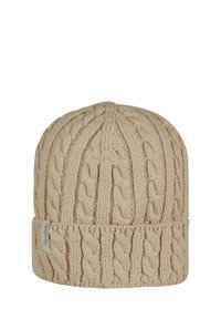 cremefarbene gestrickte Mütze mit einem Zopfmuster und einem umgeschlagenen Rippenbund. Auf der Seite ist ein kleines Etikett angebracht.