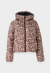 Kurtka puchowa w brązowy i kremowy wzór w cętki lamparta, z suwakiem z przodu i kapturem, pikowanymi elementami i gładką fakturą.