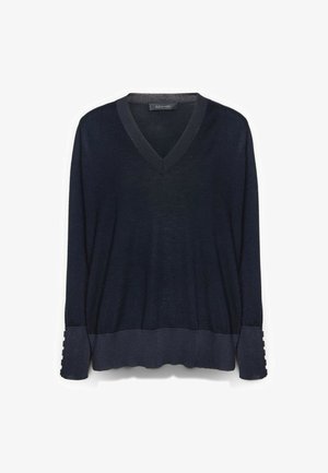 Marineblauwe v-hals trui van zacht gebreide stof, met lange mouwen voorzien van knoopdetails op de manchetten en een ontspannen pasvorm.