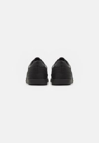 Pier One Chaussures à lacets - black