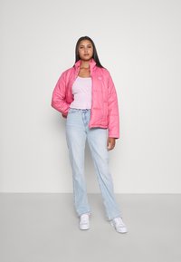 adidas Originals SHORT PUFFER MIDWEIGHT JACKET - Kerge jope - rose tone