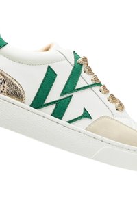 Vanessa Wu Baskets basses - vert