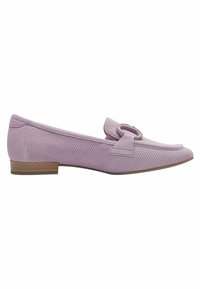 Paarse geperforeerde loafers met een platte hak, voorzien van een decoratieve band en een ronde hardwaredetail aan de voorkant voor extra stijl.