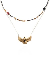 Collier doré avec un grand pendentif en forme d'aigle présentant des détails de plumes élaborés et une pierre noire, accompagné d'une chaîne perlée.
