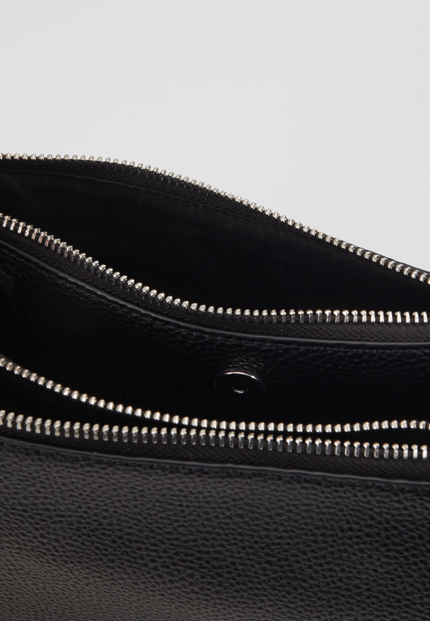 sided trio crossbody