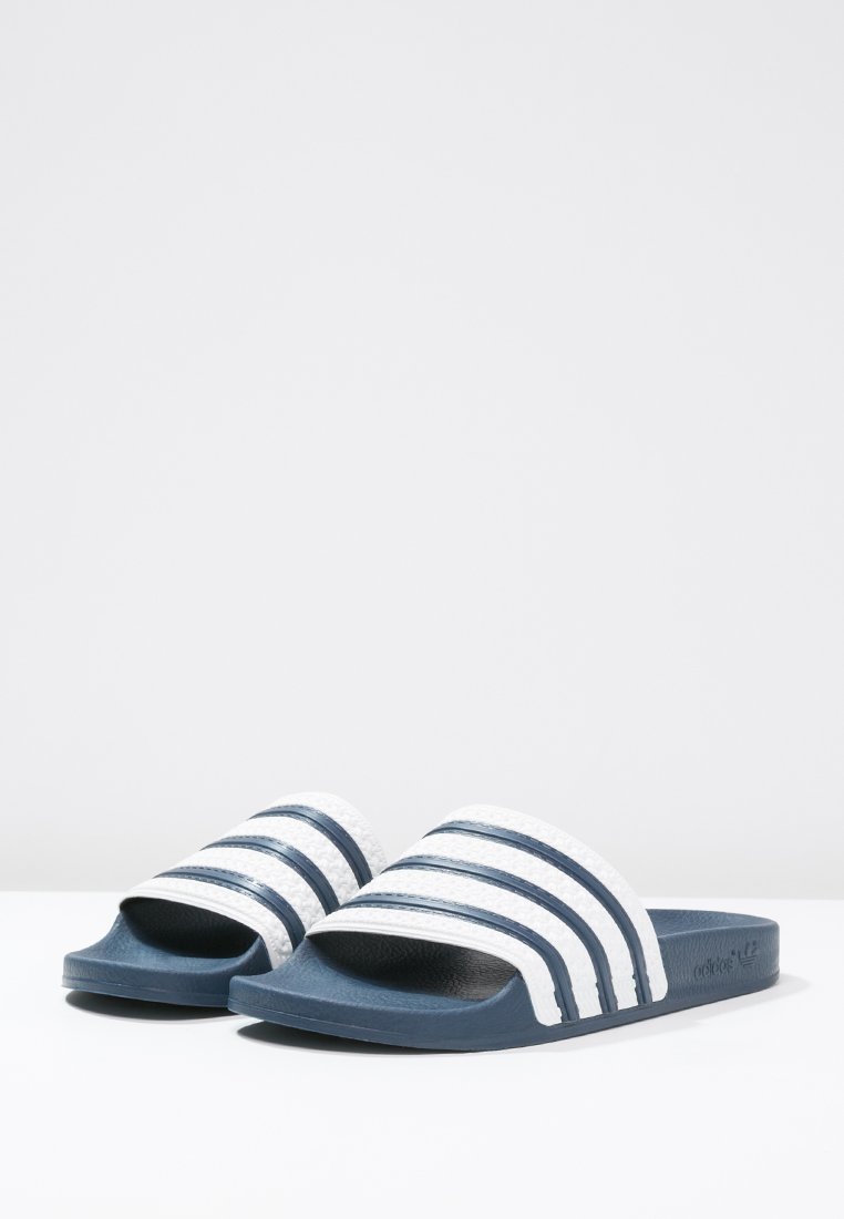 Serie van combineren fossiel adidas Originals ADILETTE UNISEX - Badslippers - adiblu/white/donkerblauw - Zalando.nl Serie van combineren fossiel adidas Originals ADILETTE UNISEX - Badslippers - adiblu/white/donkerblauw - Zalando.nl
