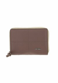 Portefeuille en cuir marron avec une surface texturée, présentant des coutures verticales et une fermeture éclair. Logo affiché à l'avant.