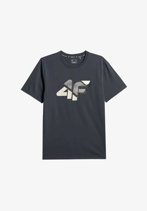 Ciemnoszara koszulka z krótkim rękawem i okrągłym dekoltem, z dużym stylizowanym logo "4F" w białym i jasnoszarym kolorze na piersi.