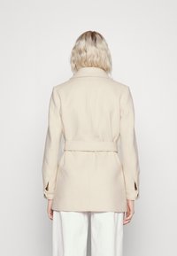 Morgan Abrigo corto - off-white
